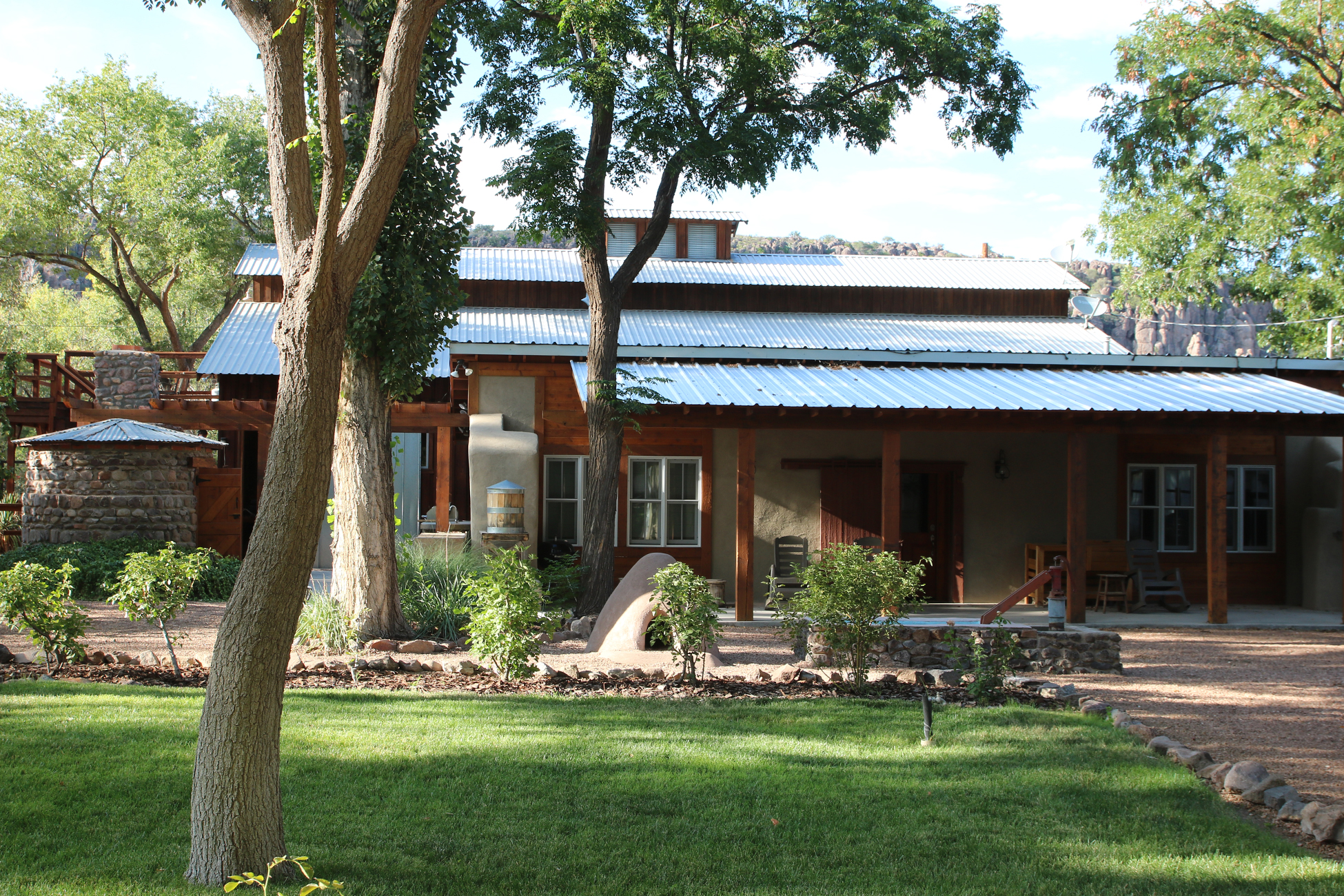 The Bunkhouse The-Bunkhouse-at-Cow-Camp-Best-Place-To-Stay-in-Fort-Davis-Header